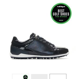 Women’s golf shoes